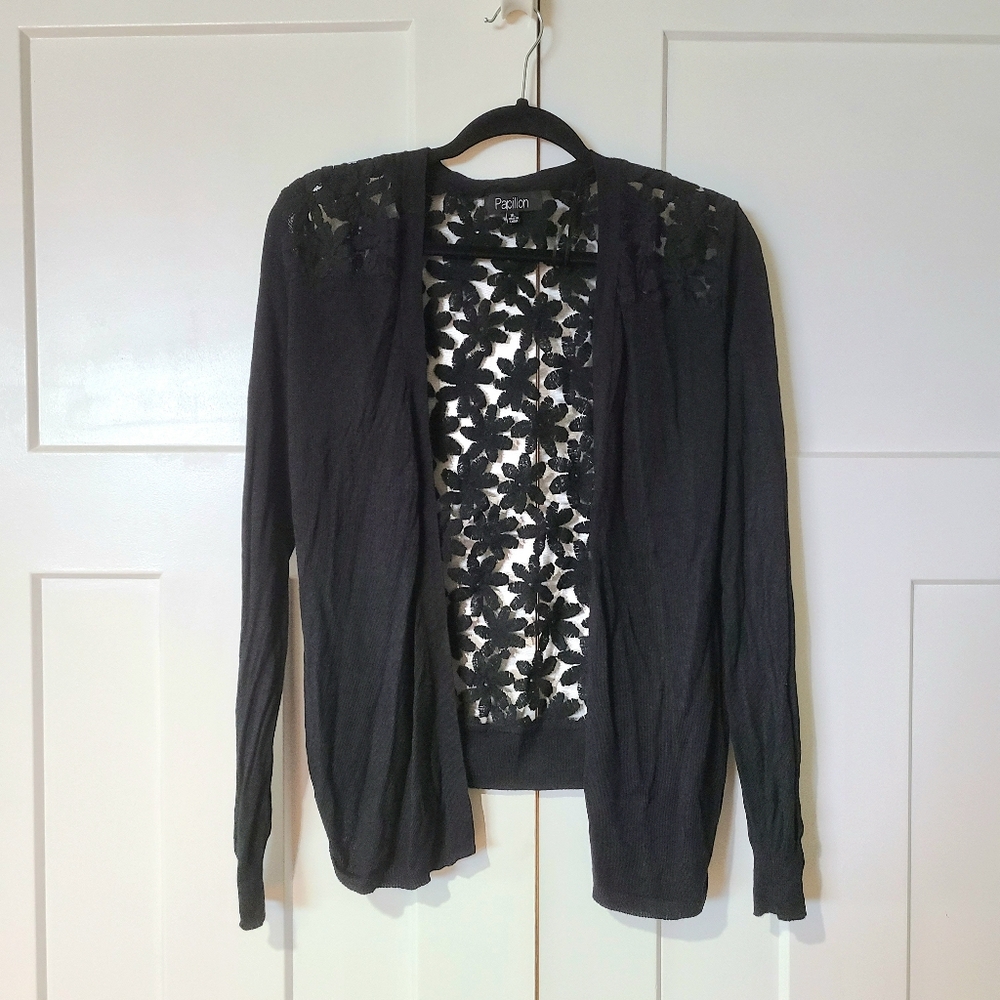Papillon Black Cardigan w. Floral Lace